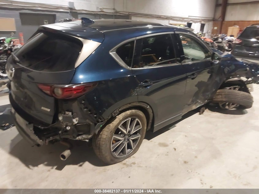 VIN JM3KFBDM5J0439252 2018 MAZDA CX-5 GRAND TOURING