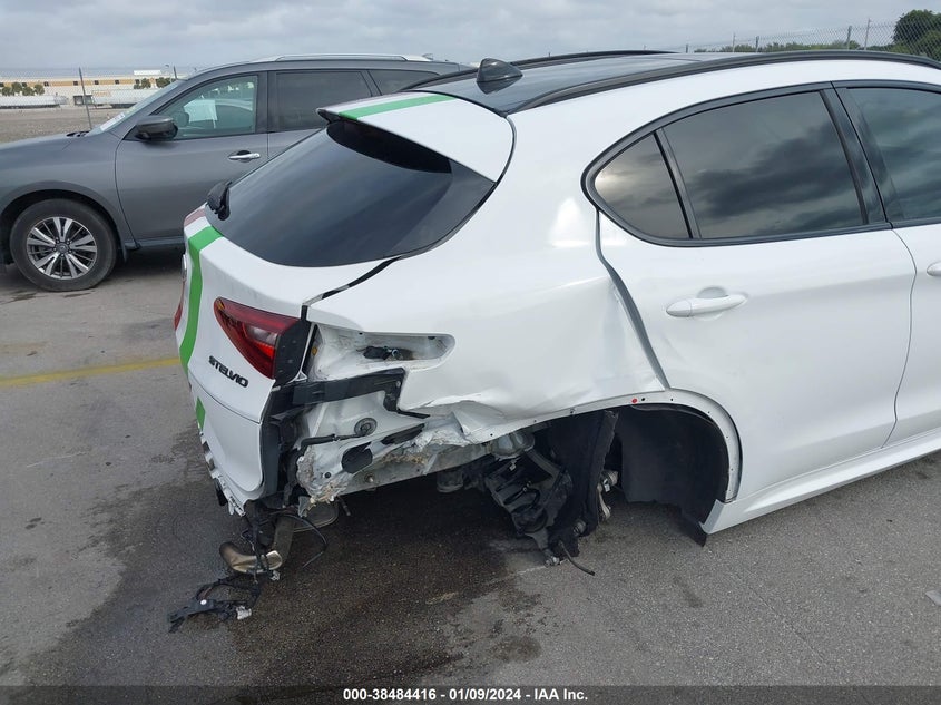 VIN ZASPAJAN7L7C92907 2020 ALFA ROMEO STELVIO