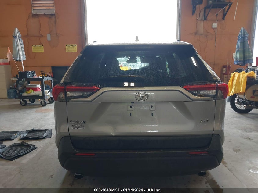 VIN 2T3W1RFV1NW196046 2022 TOYOTA RAV4 XLE/XLE PREMIUM