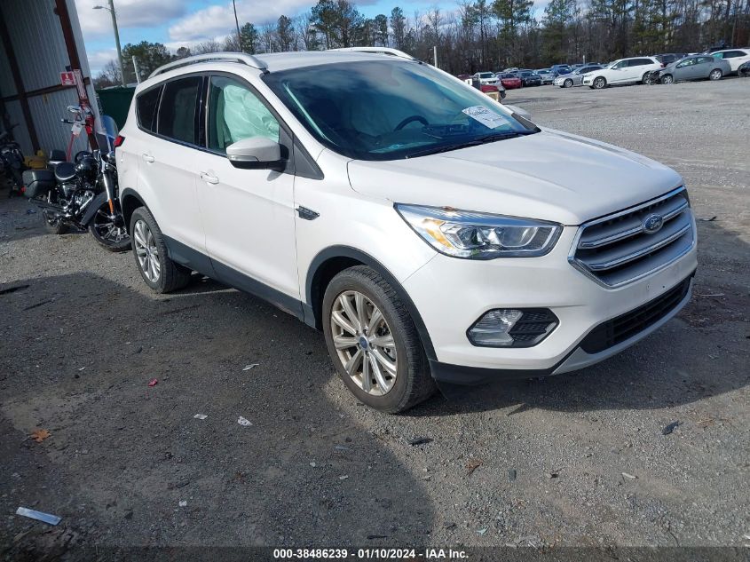 1FMCU0J92HUD05675 2017 FORD ESCAPE, photo no. 1