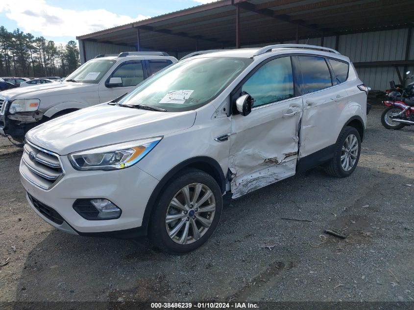 1FMCU0J92HUD05675 2017 FORD ESCAPE, photo no. 2