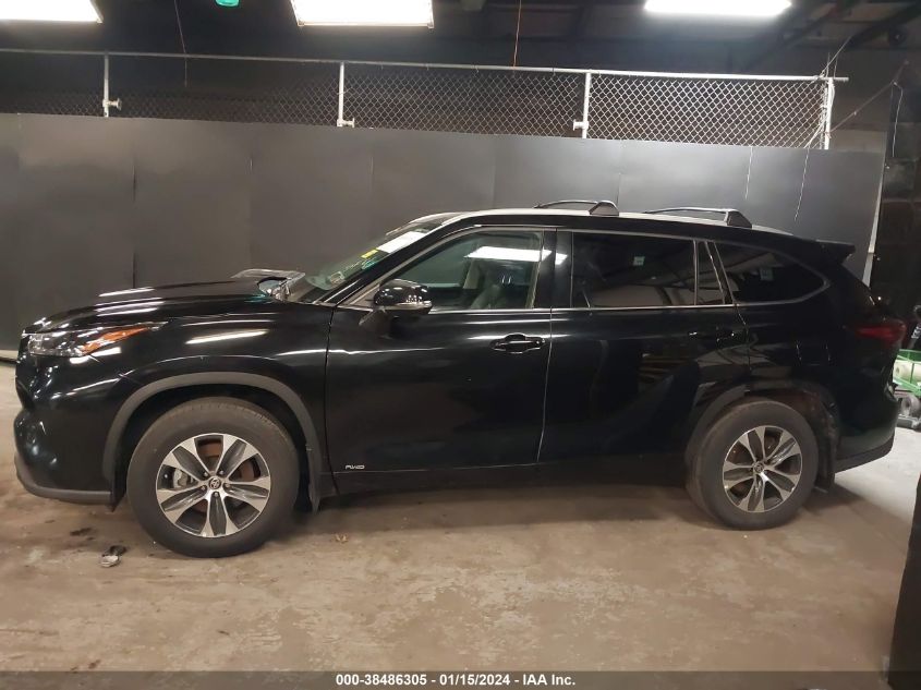 2022 TOYOTA HIGHLANDER HYBRID XLE - 5TDGBRCH5NS538521