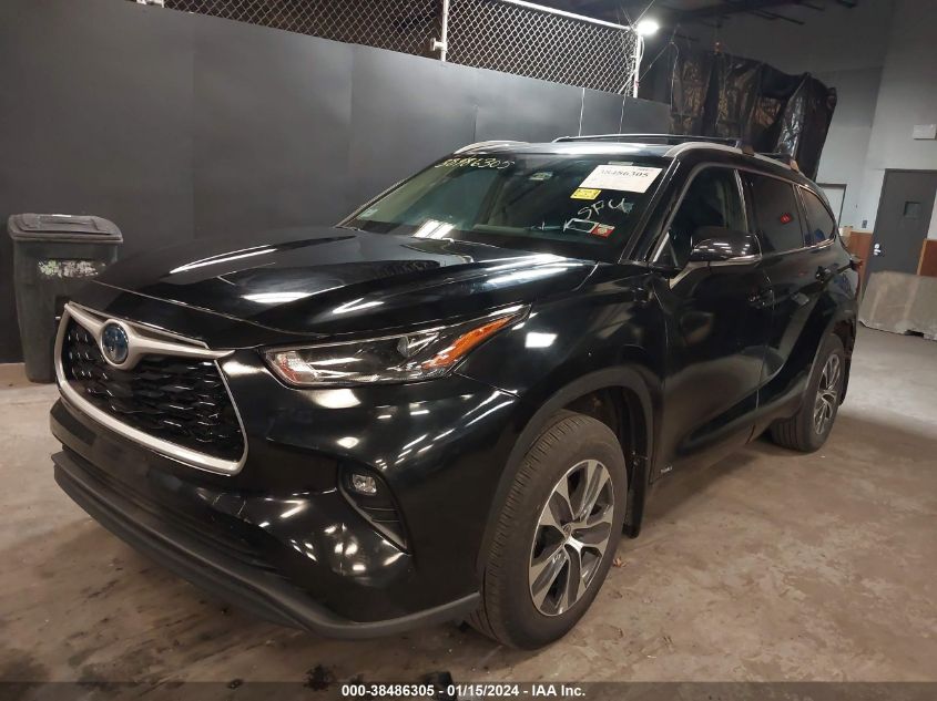 2022 TOYOTA HIGHLANDER HYBRID XLE - 5TDGBRCH5NS538521