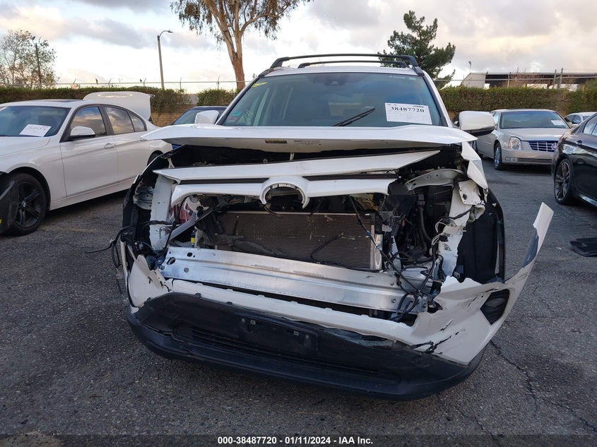 VIN 2T3W1RFVXMC140932 2021 TOYOTA RAV4 XLE