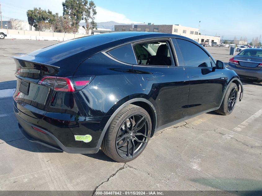 2022 TESLA MODEL Y LONG RANGE DUAL MOTOR ALL-WHEEL DRIVE - 7SAYGDEE5NF440981