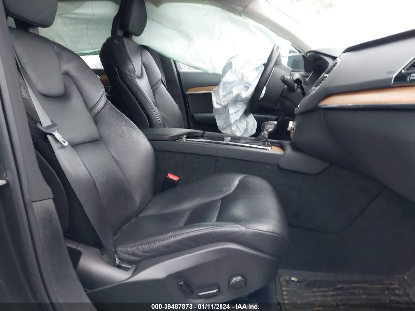 2022 VOLVO XC90 T6 MOMENTUM 7 PASSENGER - YV4A22PK1N1794121