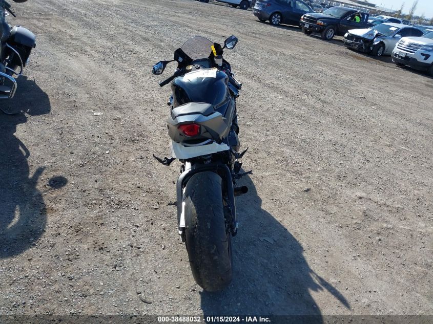 2019 SUZUKI GSX-R1000 JS1DM11F1K7100031