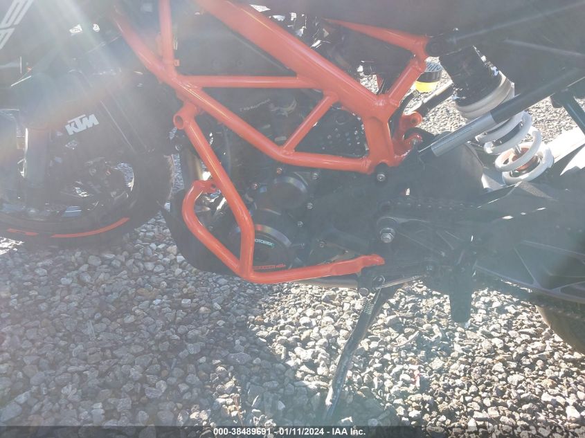 2023 KTM 390 DUKE MD2JPJ409PN211155