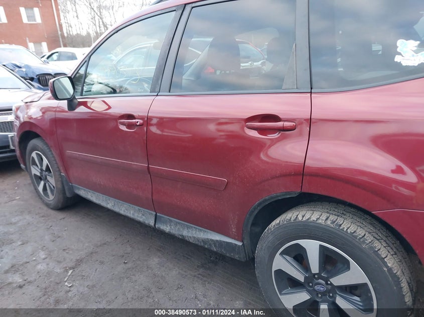 VIN JF2SJAECXJH531810 2018 SUBARU FORESTER 2.5I PREMIUM