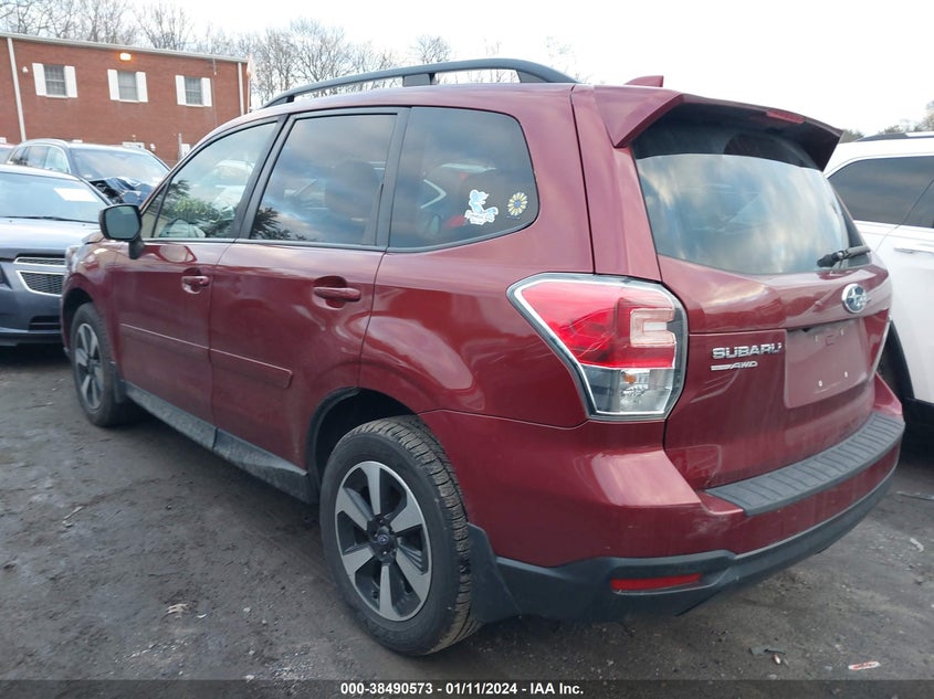 VIN JF2SJAECXJH531810 2018 SUBARU FORESTER 2.5I PREMIUM