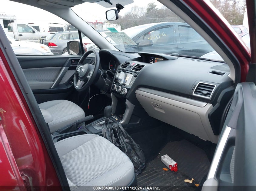 VIN JF2SJAECXJH531810 2018 SUBARU FORESTER 2.5I PREMIUM