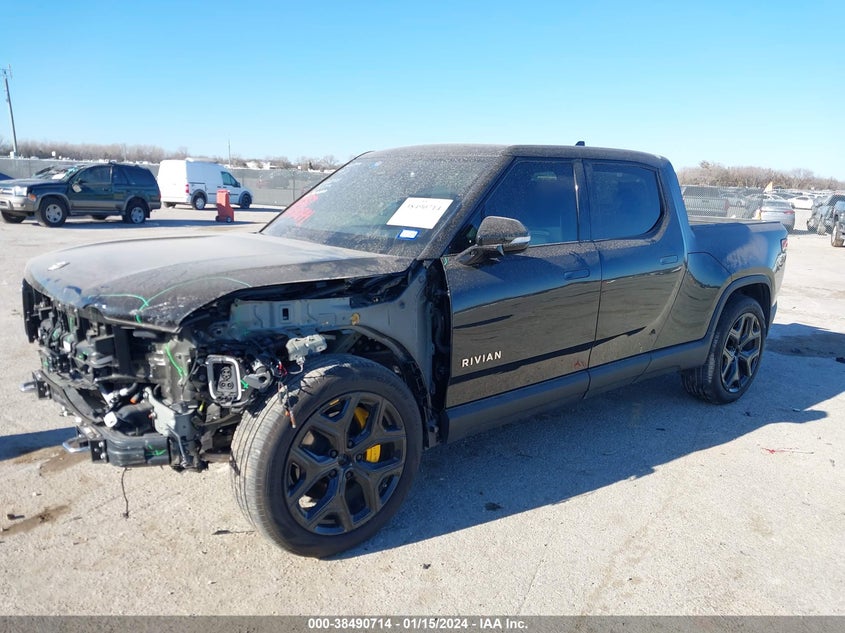 VIN 7FCTGAAA7NN014889 2022 RIVIAN R1T ADVENTURE