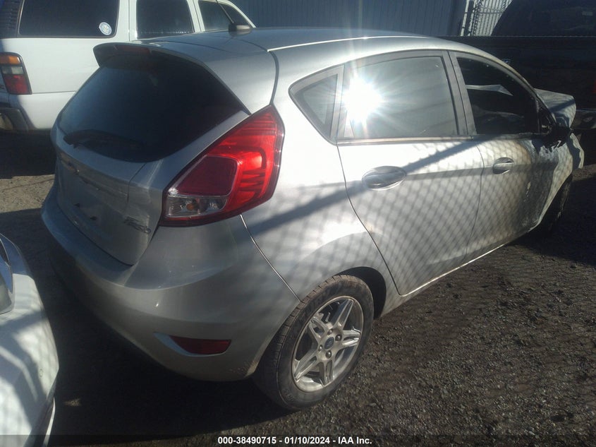 VIN 3FADP4EJ7JM106844 2018 FORD FIESTA SE