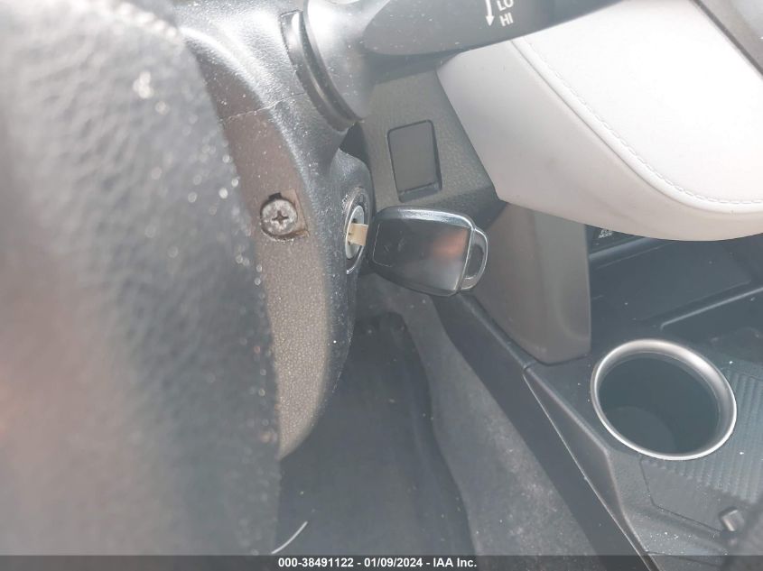 2015 TOYOTA RAV4 LE - JTMZFREV6FJ047180