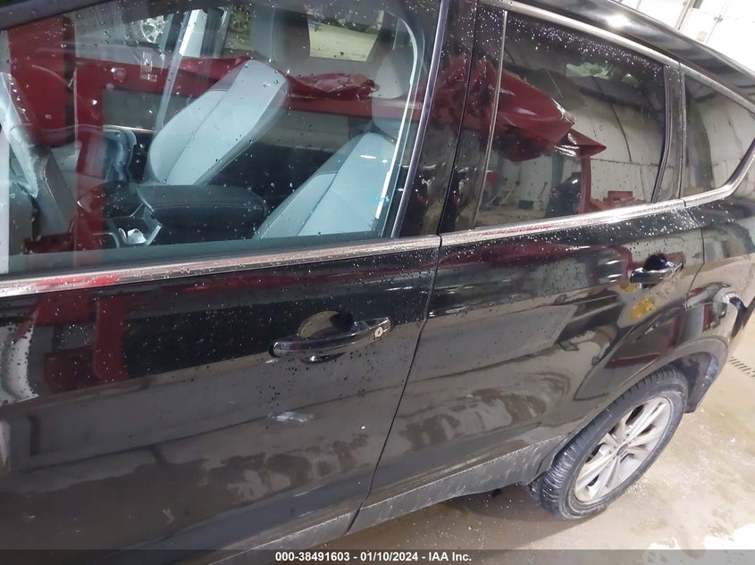 VIN 1FMCU0GDXHUB59019 2017 FORD ESCAPE SE