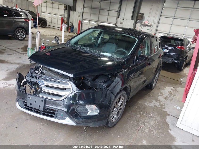 VIN 1FMCU0GDXHUB59019 2017 FORD ESCAPE SE