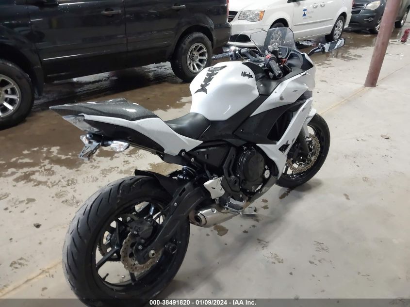 VIN: JKAEXEJ18HDA00710 2017 KAWASAKI EX650 J