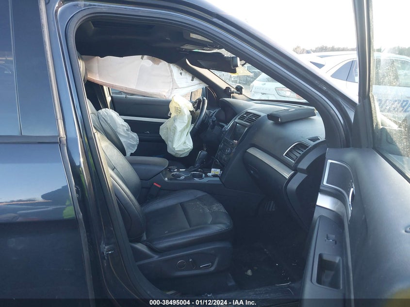 VIN 1FM5K8D87HGC97992 2017 FORD EXPLORER XLT