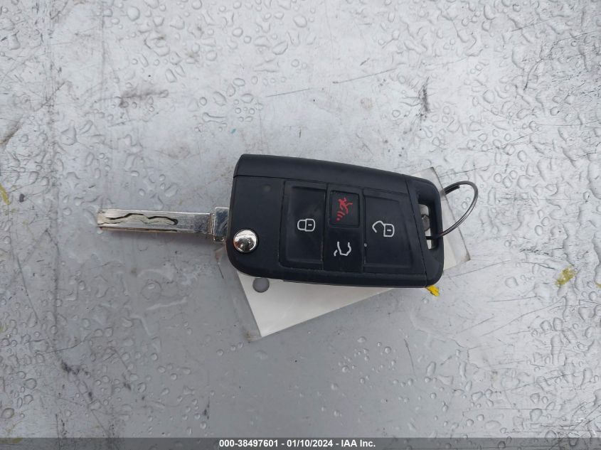 2018 VOLKSWAGEN TIGUAN S - 3VV0B7AX2JM146057