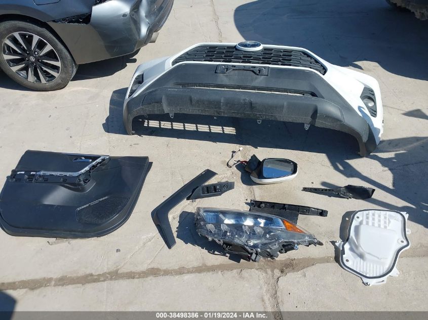 2020 TOYOTA RAV4 XLE - 2T3W1RFV1LW098857