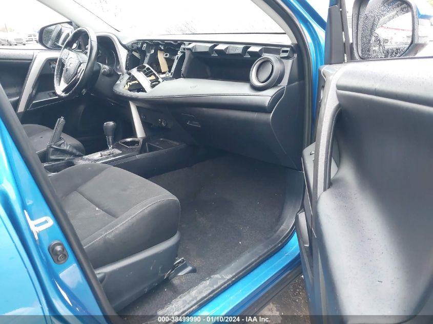 2018 TOYOTA RAV4 XLE - JTMWFREV2JJ729209