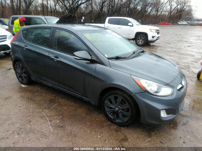 2013 HYUNDAI ACCENT SE - KMHCU5AE6DU061033