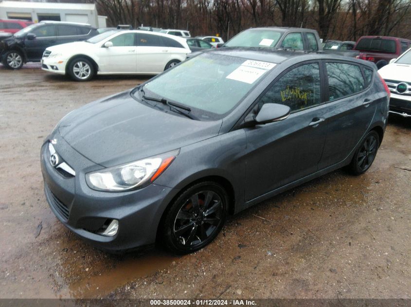 2013 HYUNDAI ACCENT SE - KMHCU5AE6DU061033