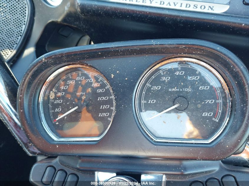 2017 HARLEY-DAVIDSON FLTRU - 1HD1KGD13HB671381