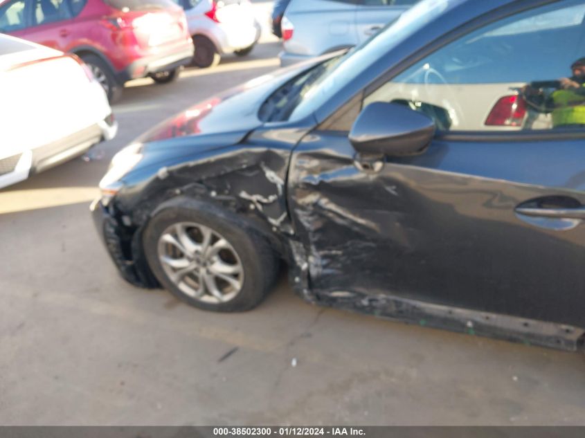 2016 MAZDA CX-3 SPORT - JM1DKFB75G0133792