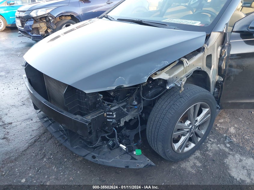 VIN 5NPD84LFXJH220459 2018 HYUNDAI ELANTRA SEL/VALUE/LIMITED