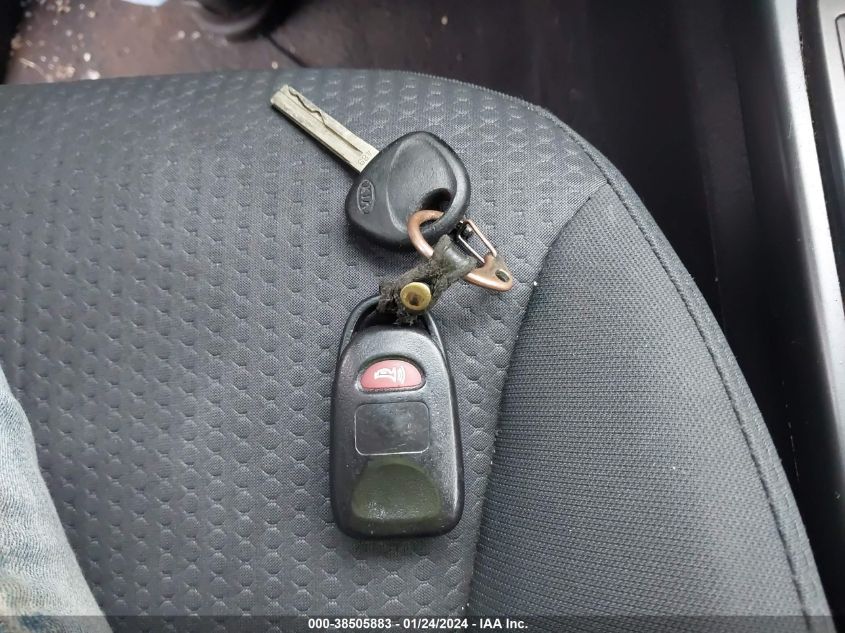 2013 KIA SORENTO LX - 5XYKTDA24DG322955