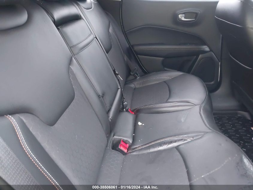 2019 JEEP COMPASS LATITUDE 4X4 - 3C4NJDBBXKT678821