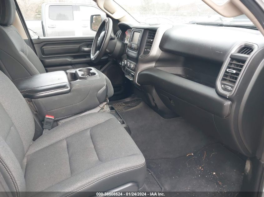 2019 RAM 1500 TRADESMAN QUAD CAB 4X4 6'4 BOX - 1C6RRFCG2KN822451