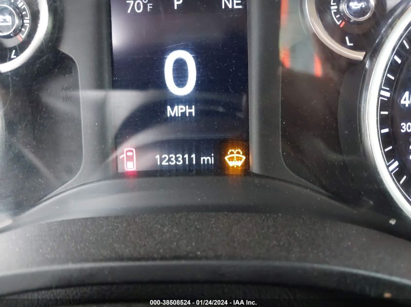 2019 RAM 1500 TRADESMAN QUAD CAB 4X4 6'4 BOX - 1C6RRFCG2KN822451