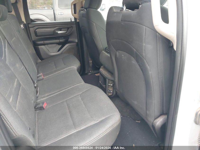 2019 RAM 1500 TRADESMAN QUAD CAB 4X4 6'4 BOX - 1C6RRFCG2KN822451