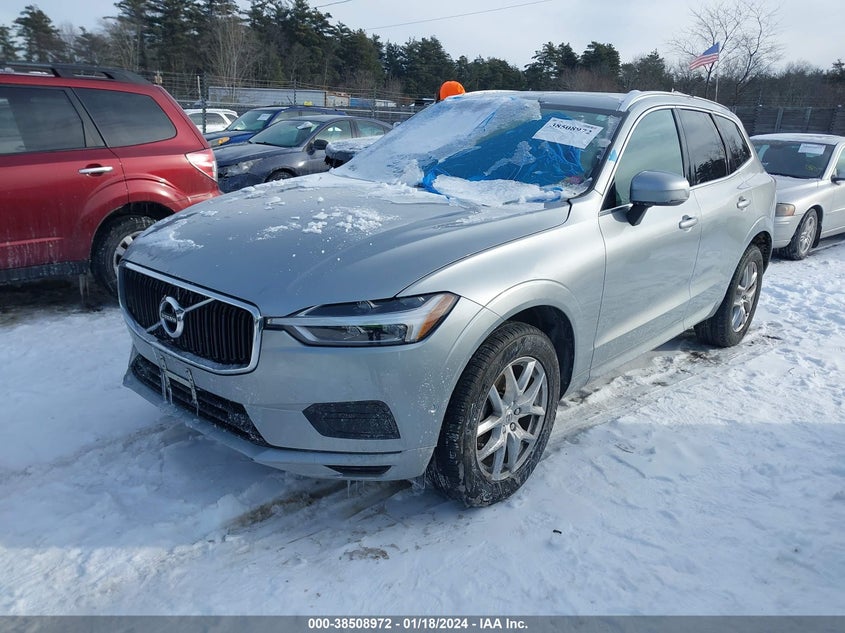 VIN YV4102RKXJ1092201 2018 VOLVO XC60 T5 MOMENTUM