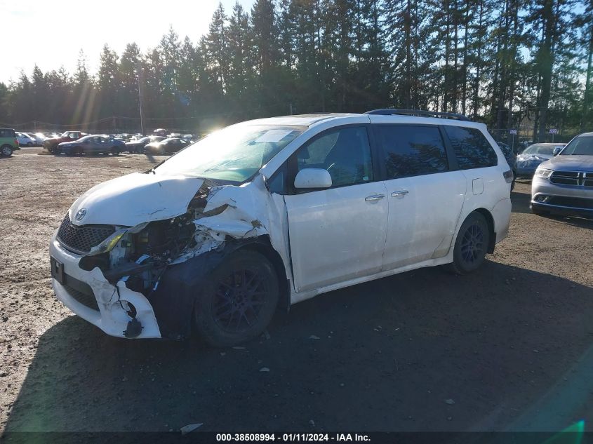 5TDXZ3DC2HS797743 2017 TOYOTA SIENNA, photo no. 2