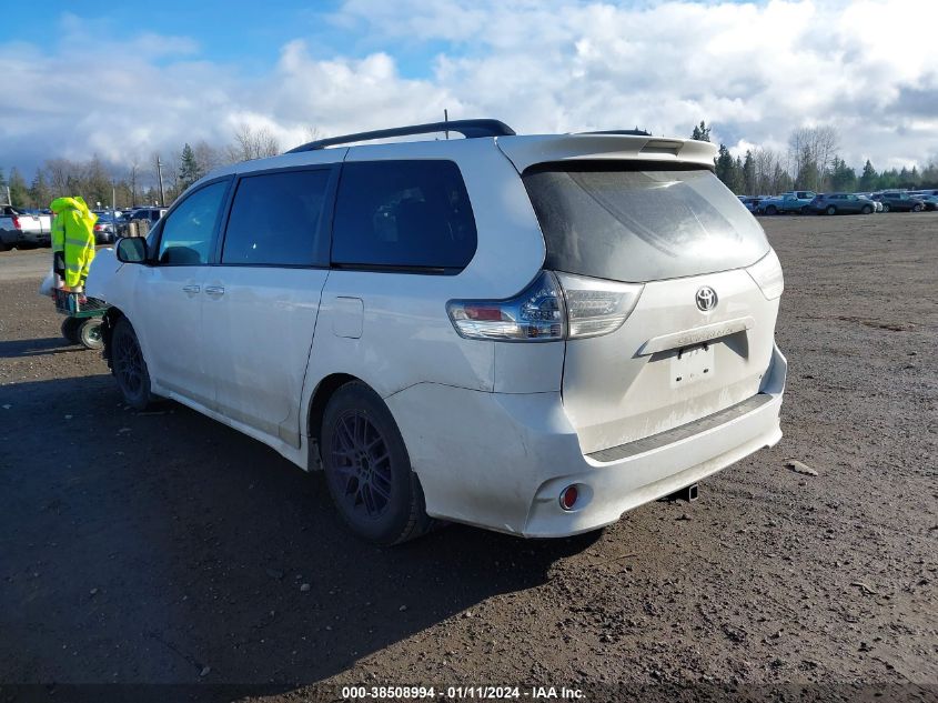 5TDXZ3DC2HS797743 2017 TOYOTA SIENNA, photo no. 3