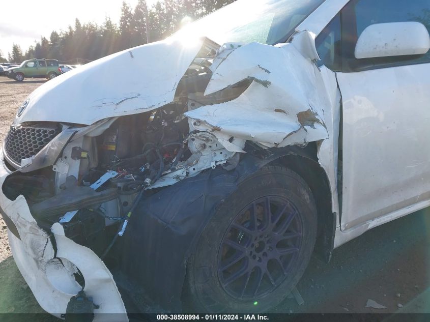 5TDXZ3DC2HS797743 2017 TOYOTA SIENNA, photo no. 6