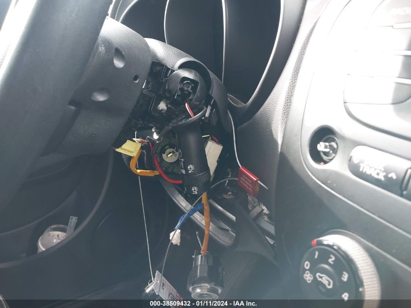 2015 KIA SOUL + - KNDJP3A59F7113148