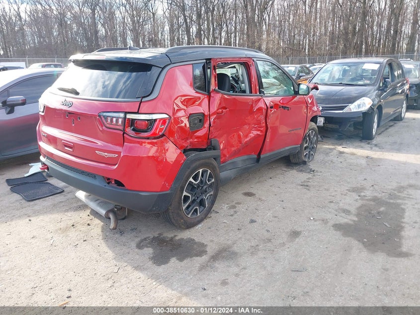 VIN 3C4NJDDB3KT780586 2019 JEEP COMPASS TRAILHAWK