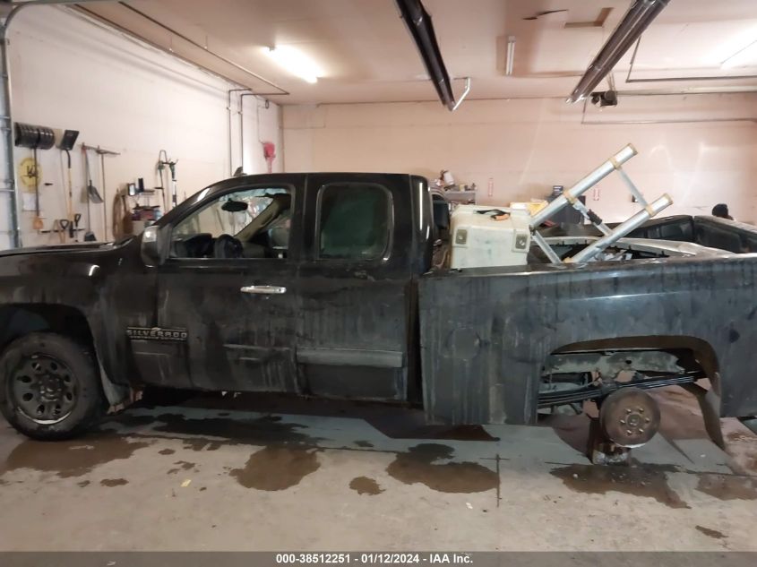2013 CHEVROLET SILVERADO 1500 LS - 1GCRCREA2DZ401295