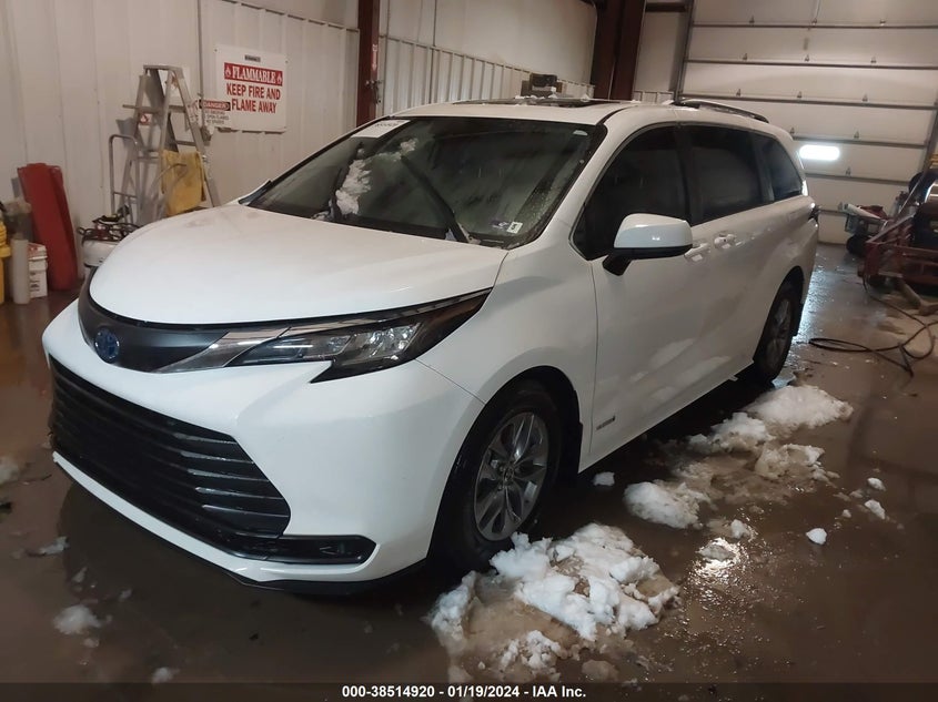 VIN 5TDBRKEC7MS049616 2021 TOYOTA SIENNA LE