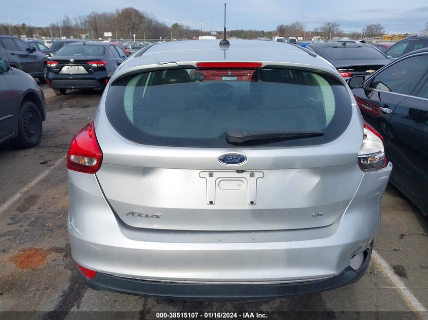 VIN 1FADP3K26JL324041 2018 FORD FOCUS SE