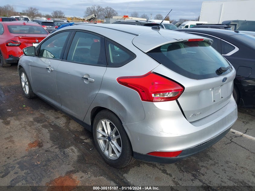 VIN 1FADP3K26JL324041 2018 FORD FOCUS SE