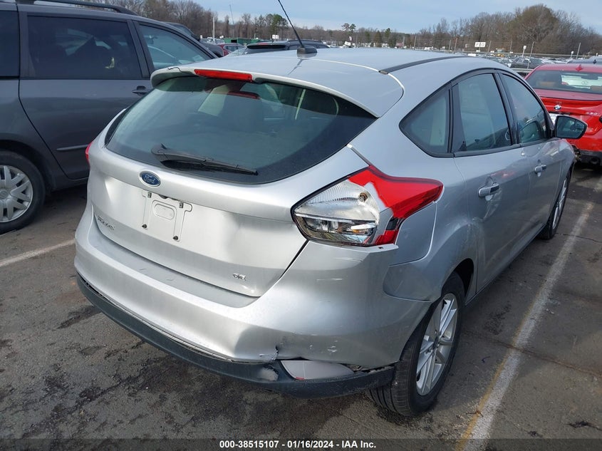 VIN 1FADP3K26JL324041 2018 FORD FOCUS SE