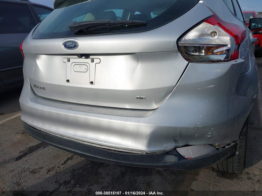 VIN 1FADP3K26JL324041 2018 FORD FOCUS SE