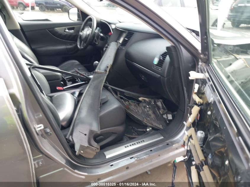 2014 INFINITI QX70 - JN8CS1MW5EM412253