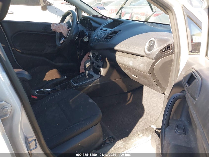 VIN 3FADP4BJXJM109418 2018 FORD FIESTA SE