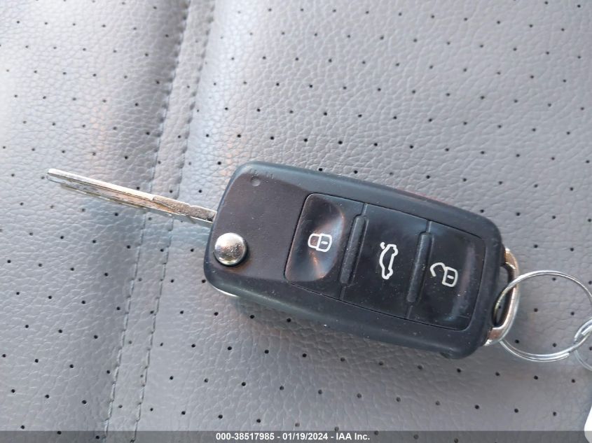 2016 VOLKSWAGEN JETTA HYBRID SEL PREMIUM 3VW637AJ1GM269503